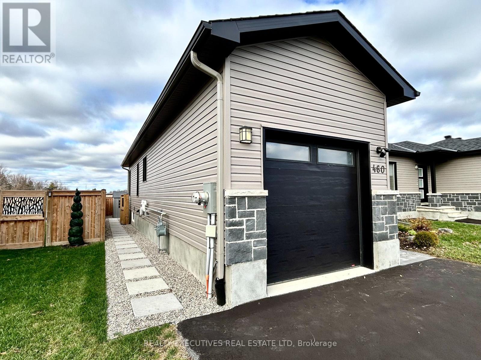 460 Arora Crescent S