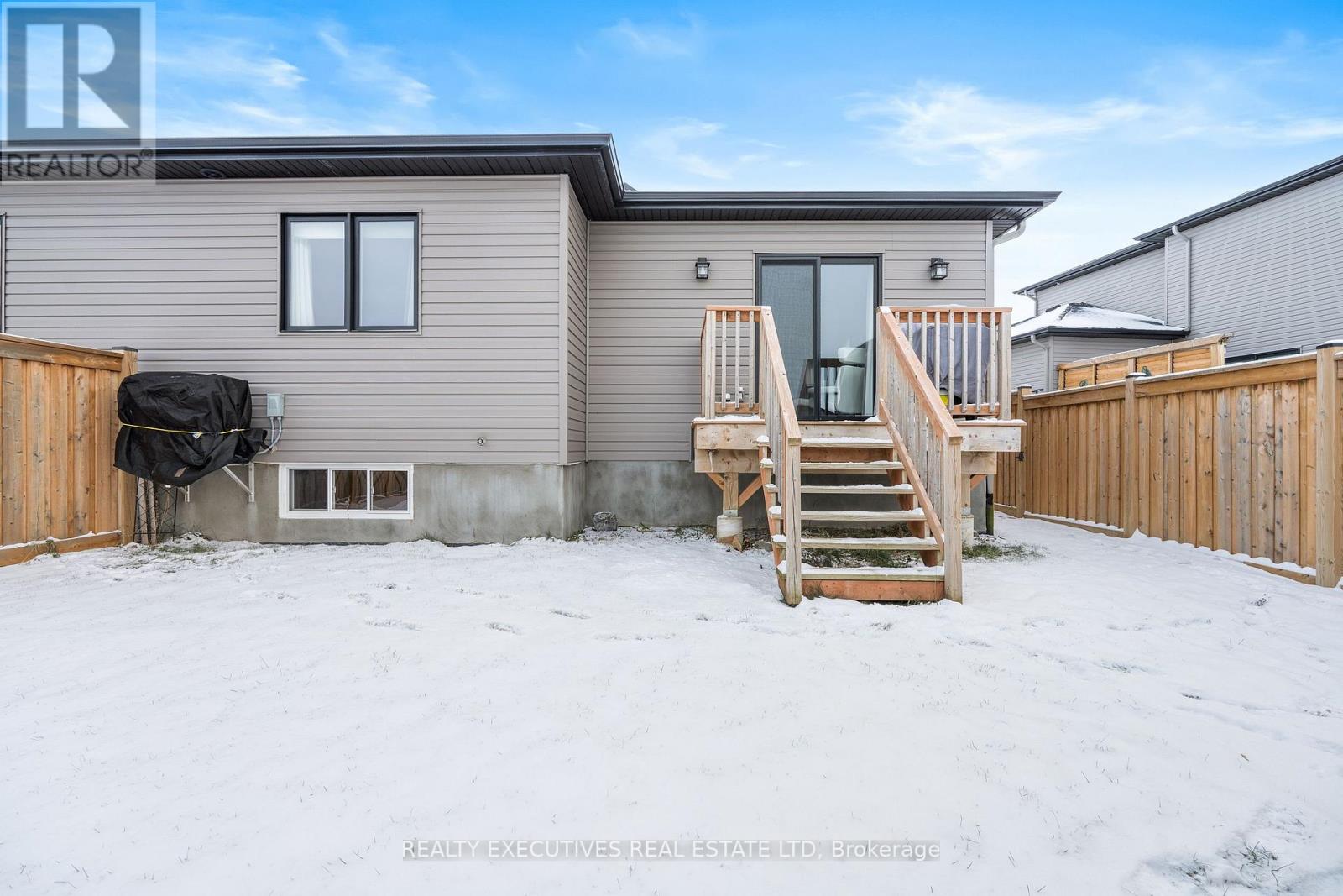 460 Arora Crescent S