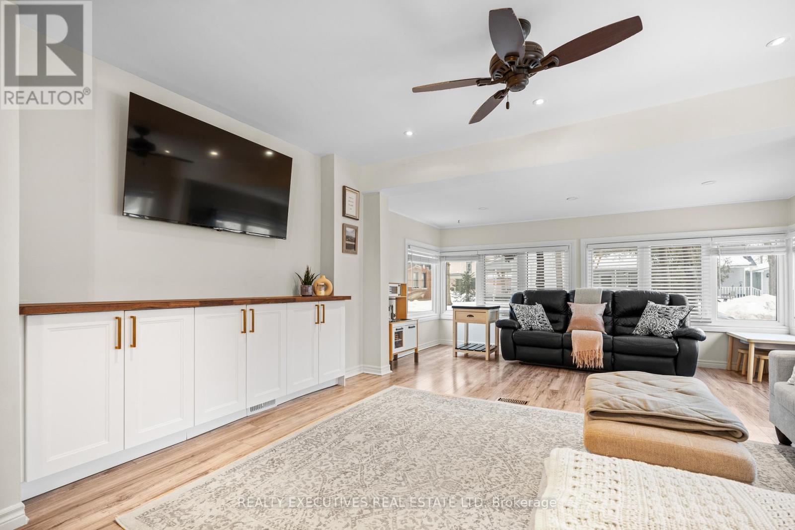 493 Gladstone Street