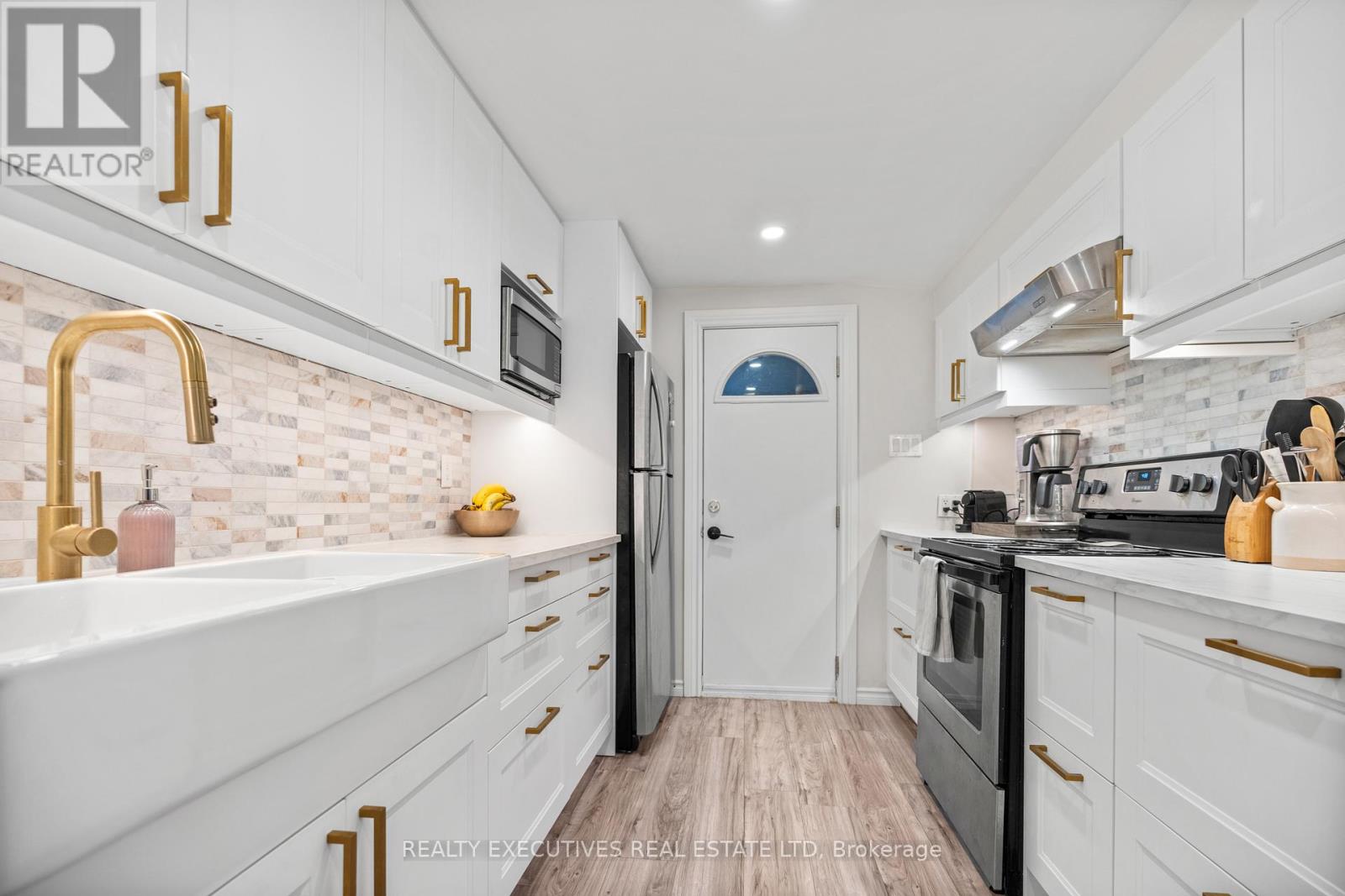 493 Gladstone Street