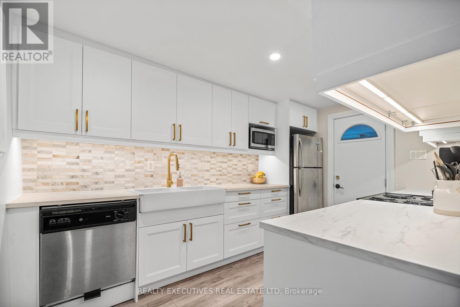 493 Gladstone Street