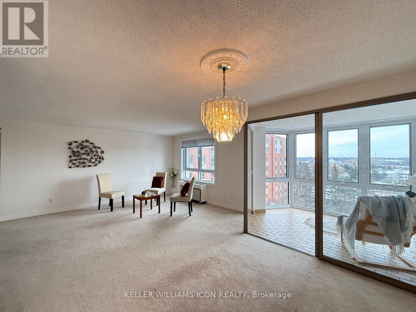 702 - 960 Teron Road