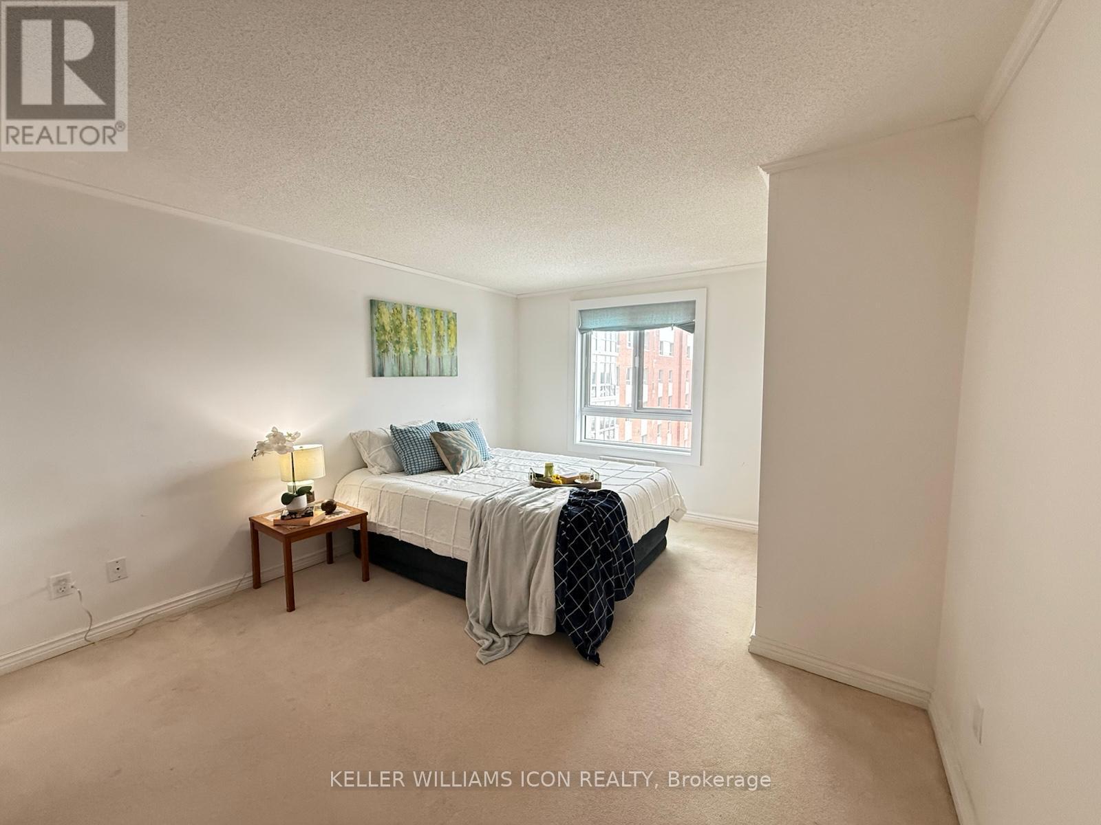 702 - 960 Teron Road