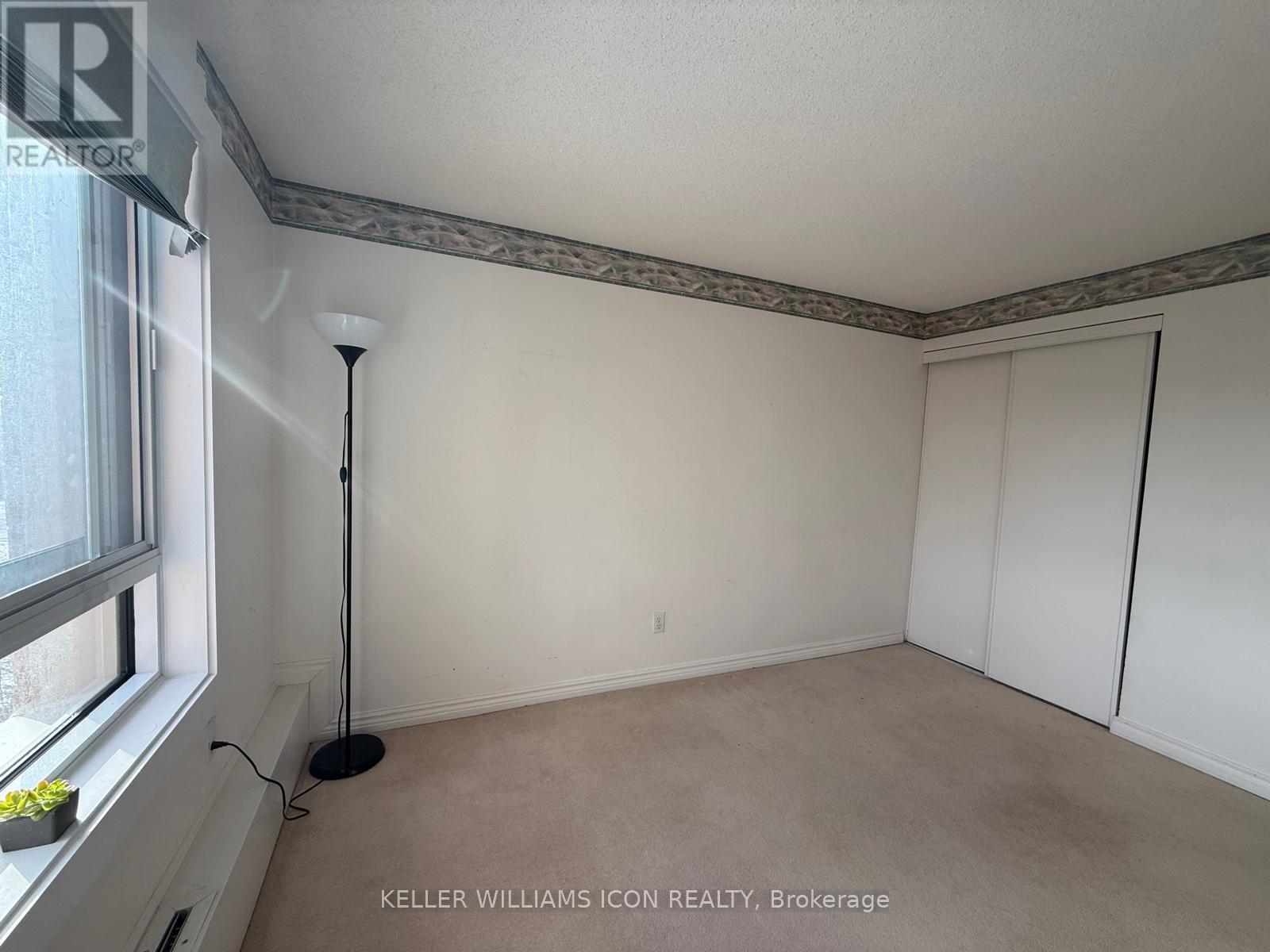 702 - 960 Teron Road