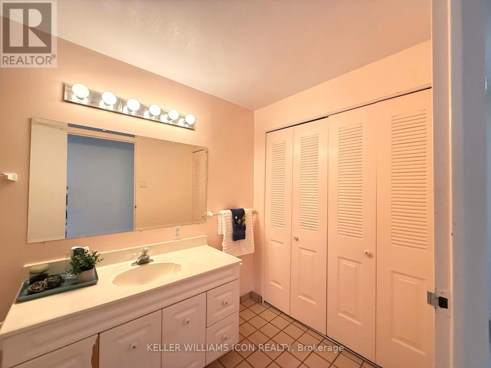 702 - 960 Teron Road