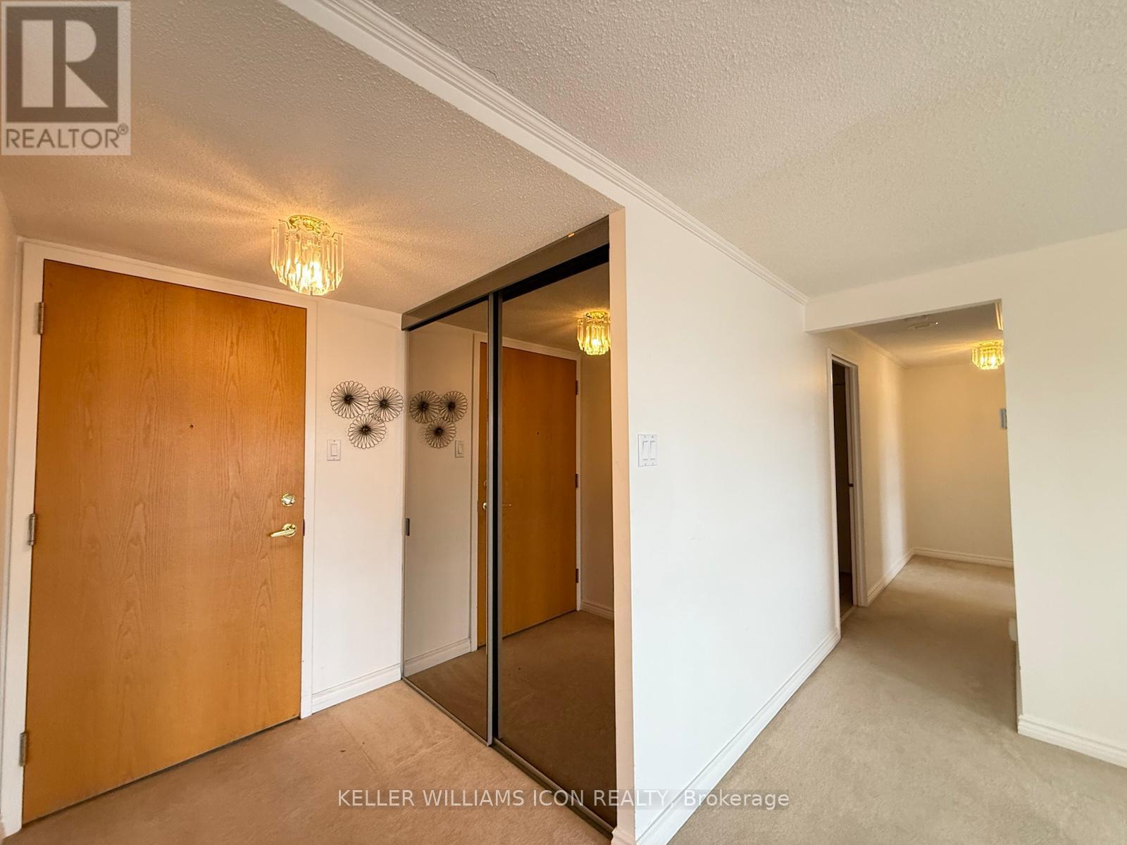 702 - 960 Teron Road