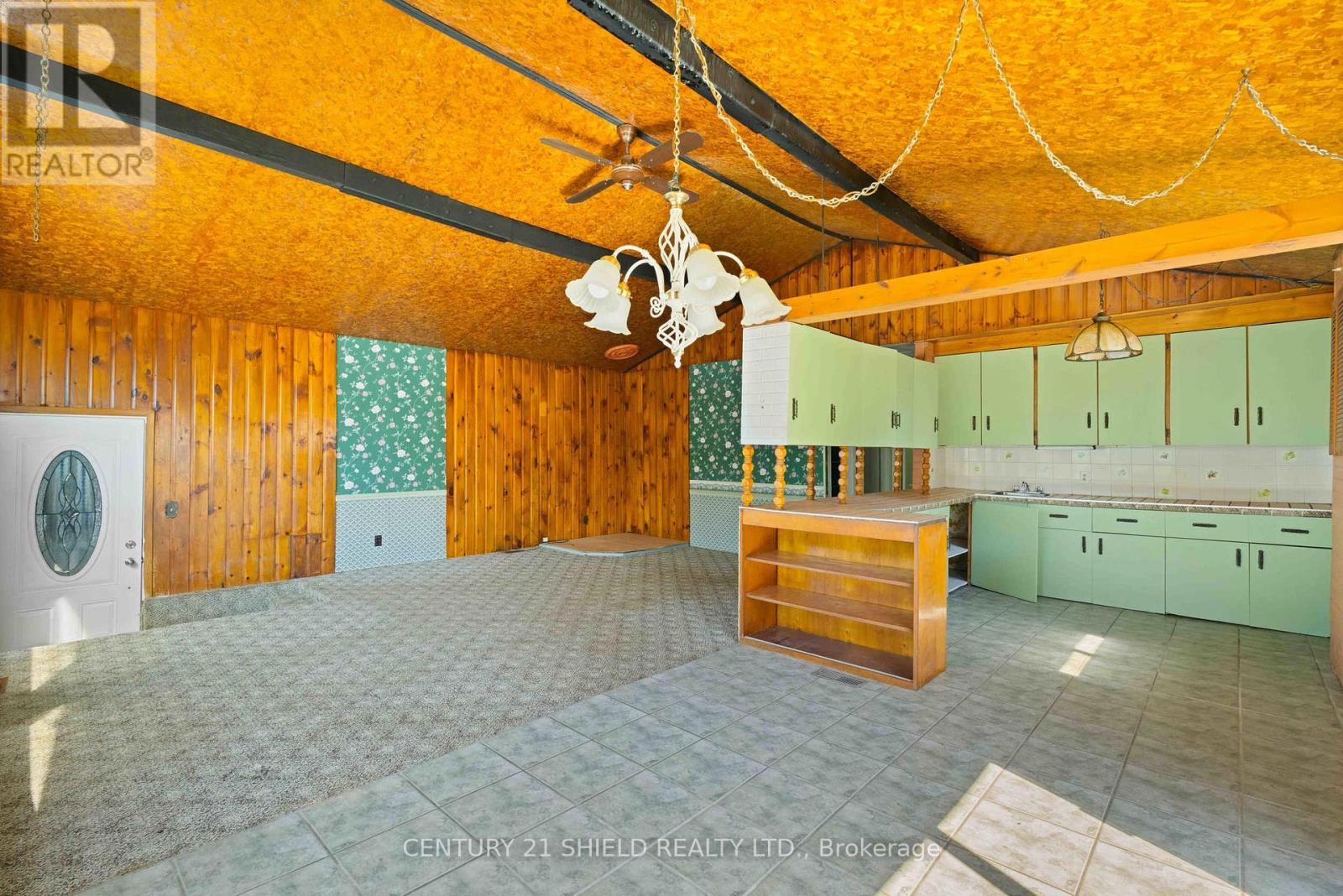 6261 - 911 - 6259 67th Avenue