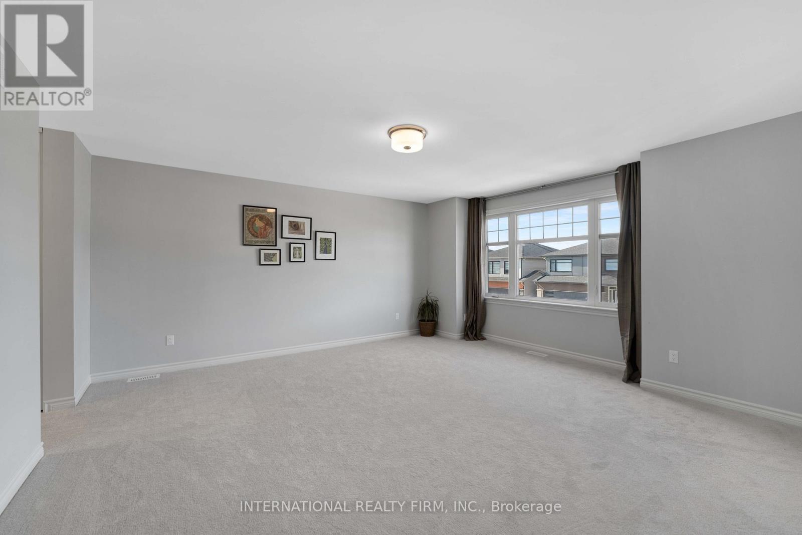 696 Moonflower Crescent