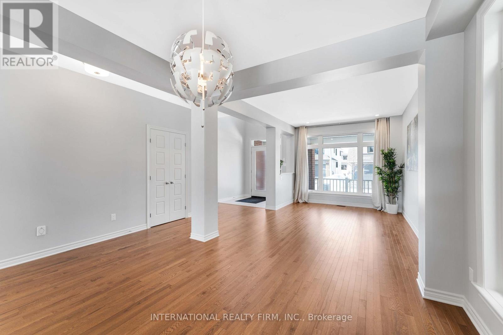 696 Moonflower Crescent