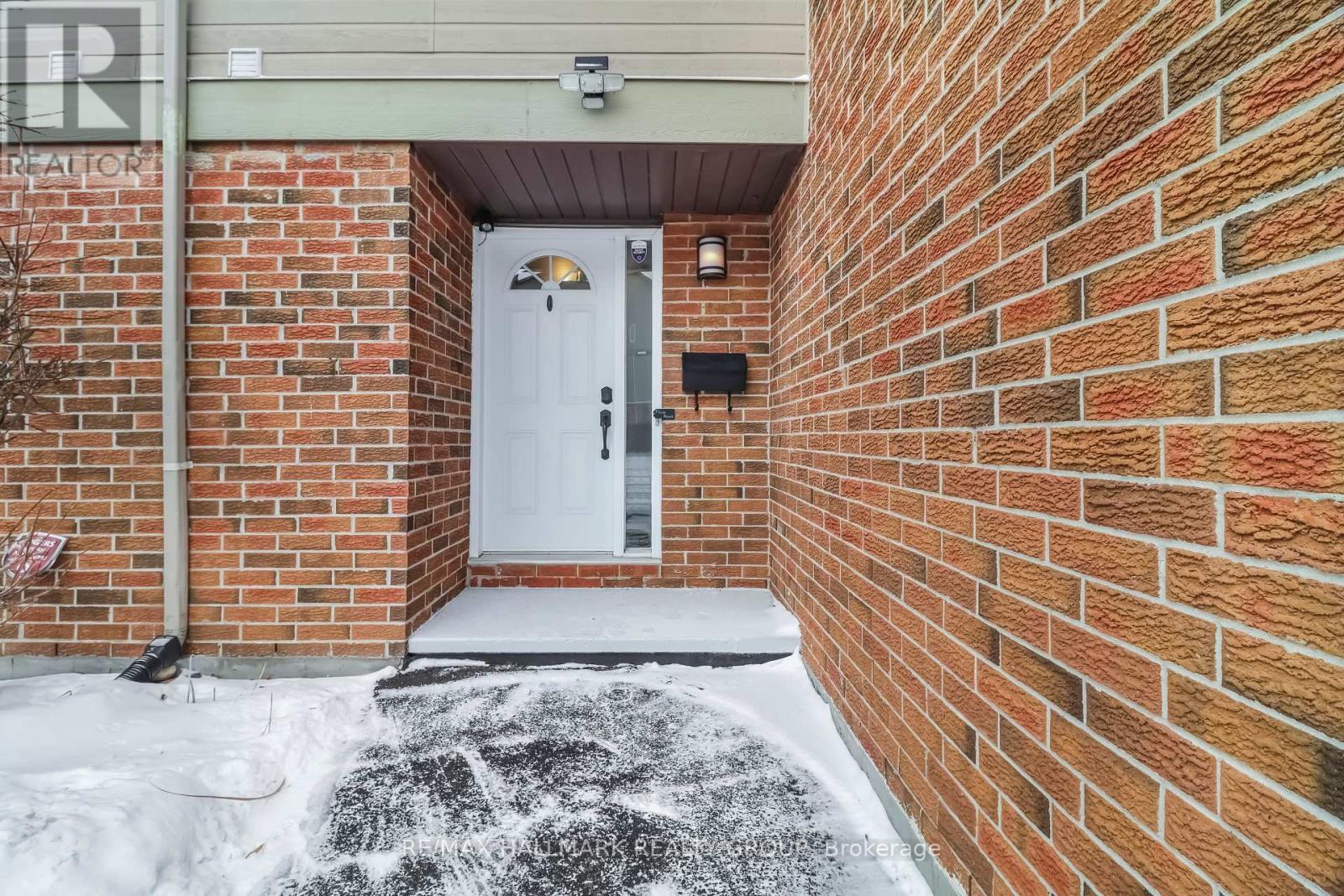 27 - 3205 Uplands Drive