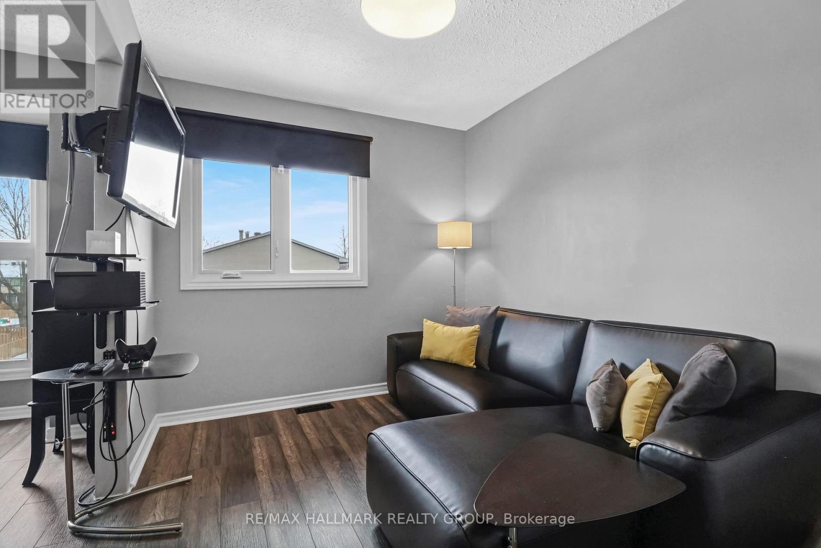 27 - 3205 Uplands Drive