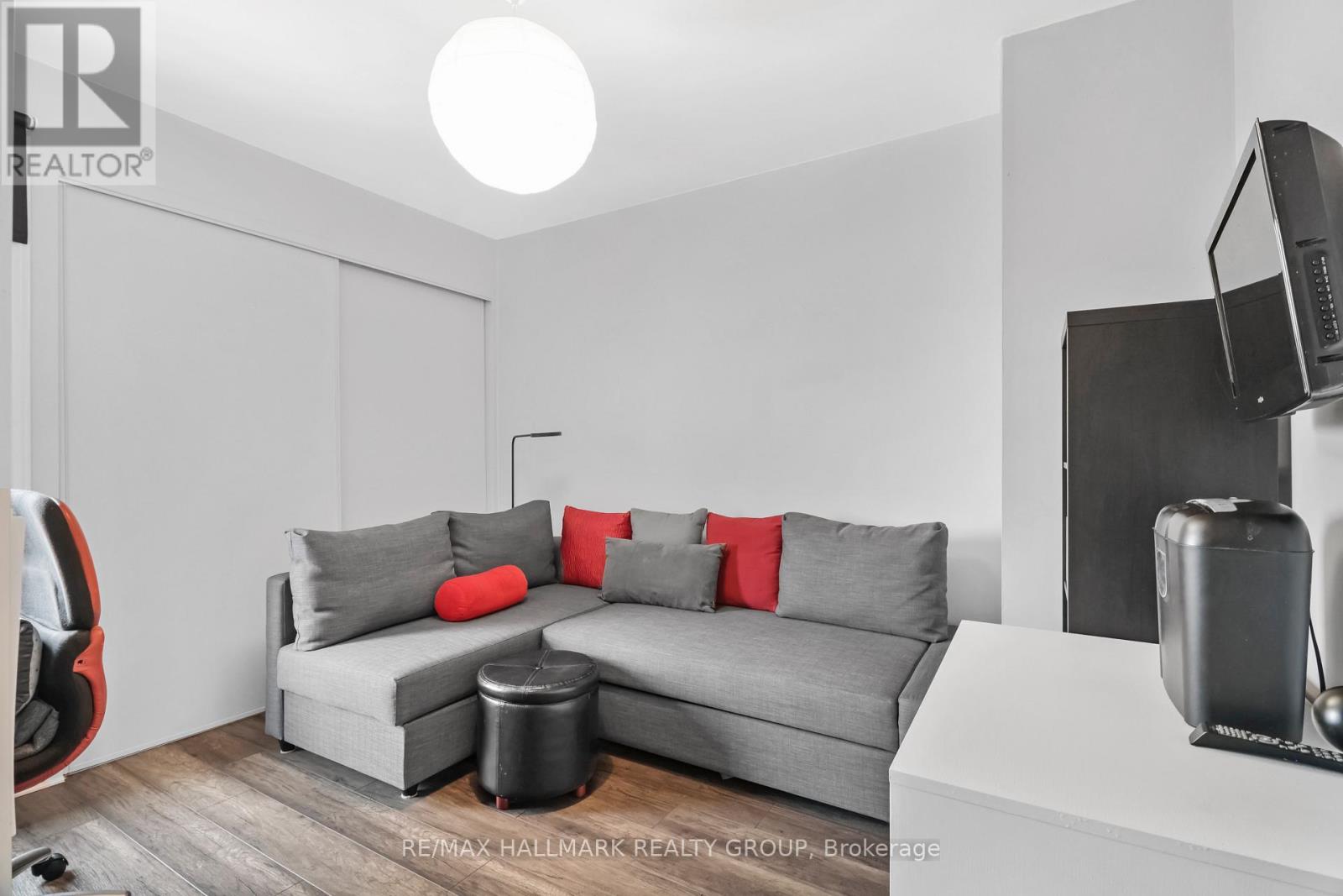 27 - 3205 Uplands Drive