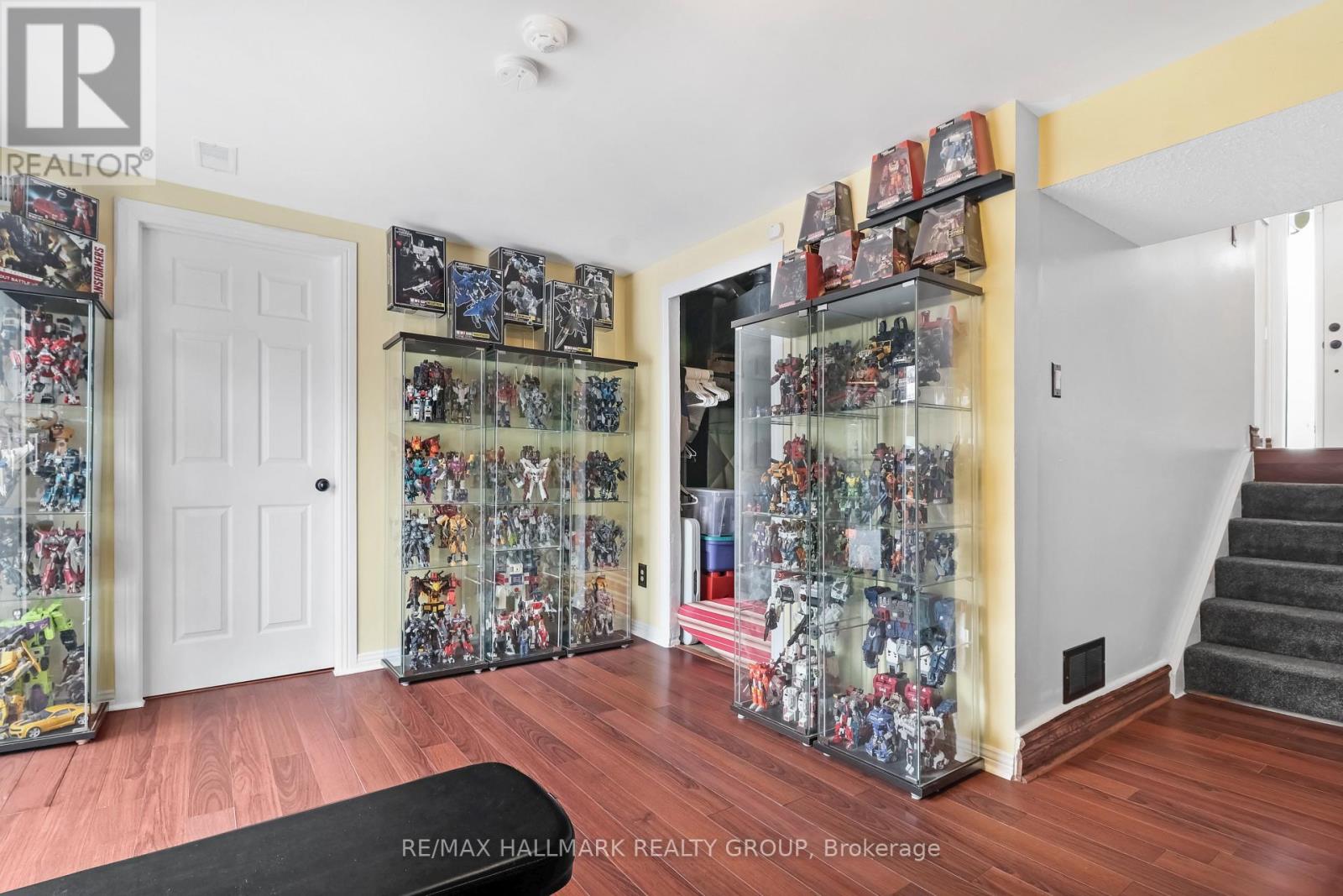 27 - 3205 Uplands Drive