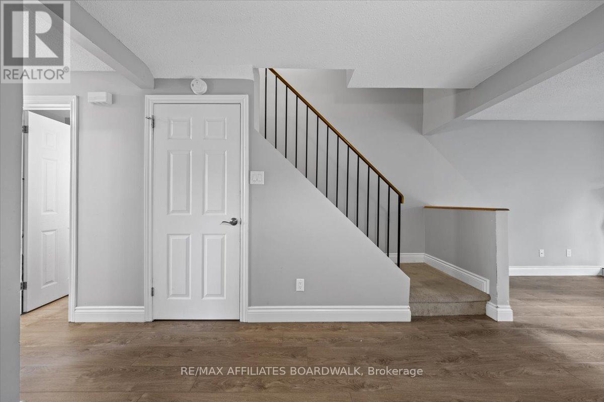 6482 Bilberry Drive W