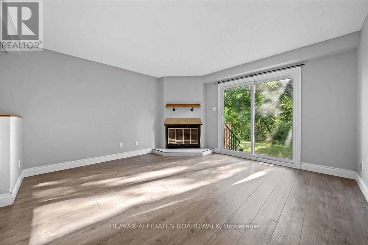 6482 Bilberry Drive W