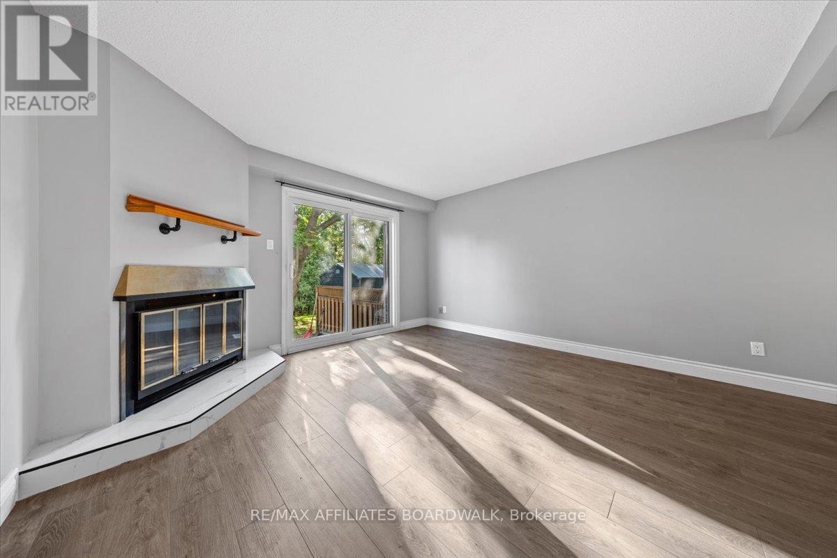 6482 Bilberry Drive W