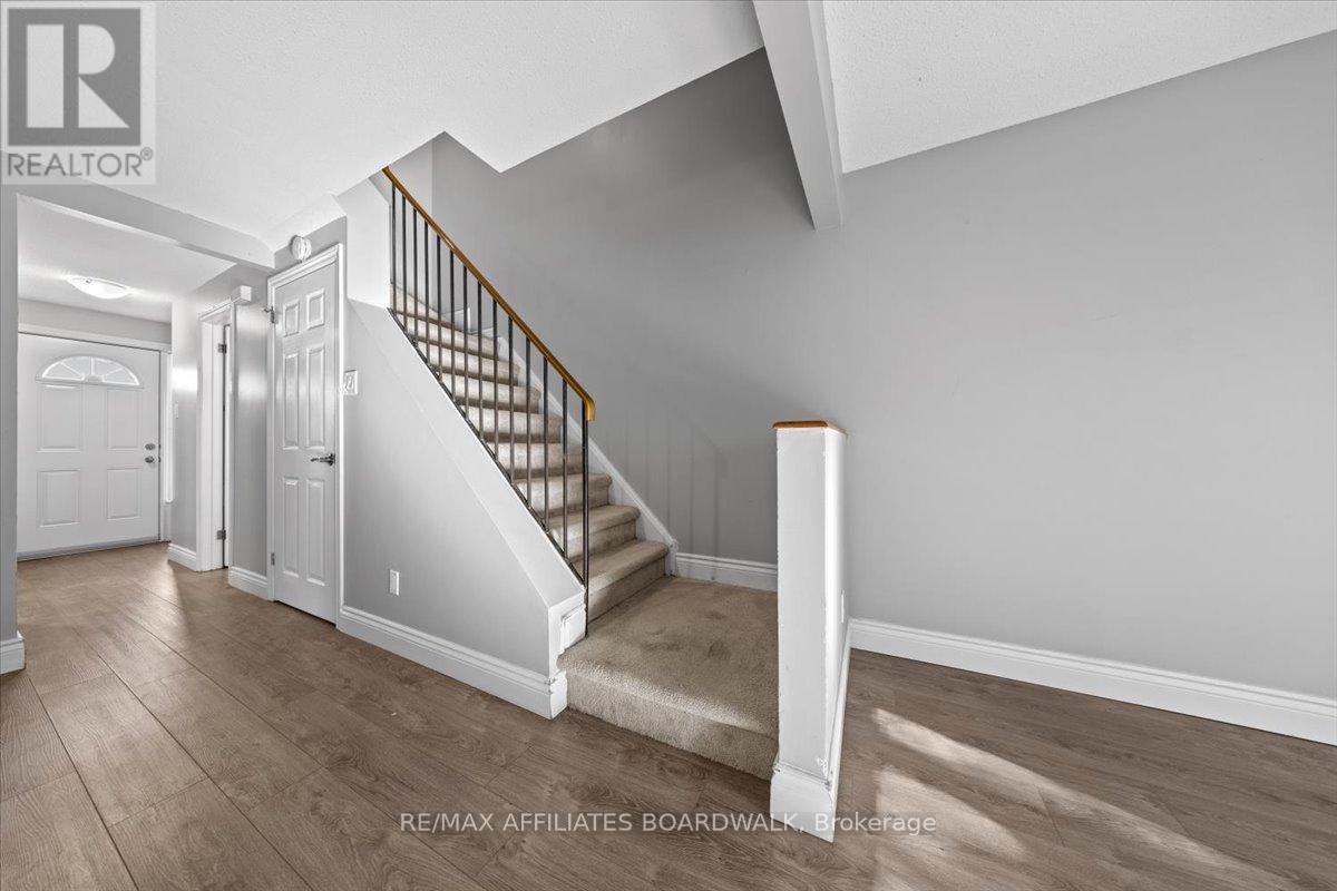 6482 Bilberry Drive W