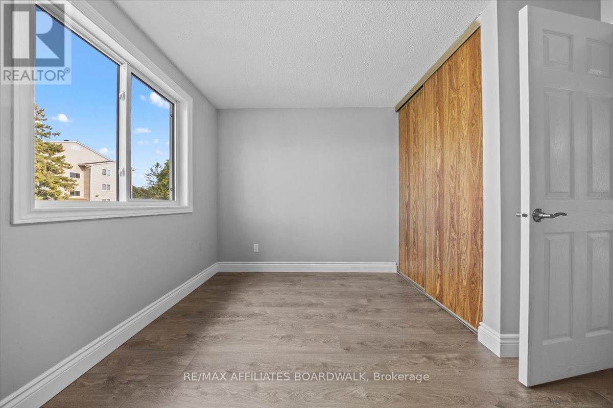 6482 Bilberry Drive W