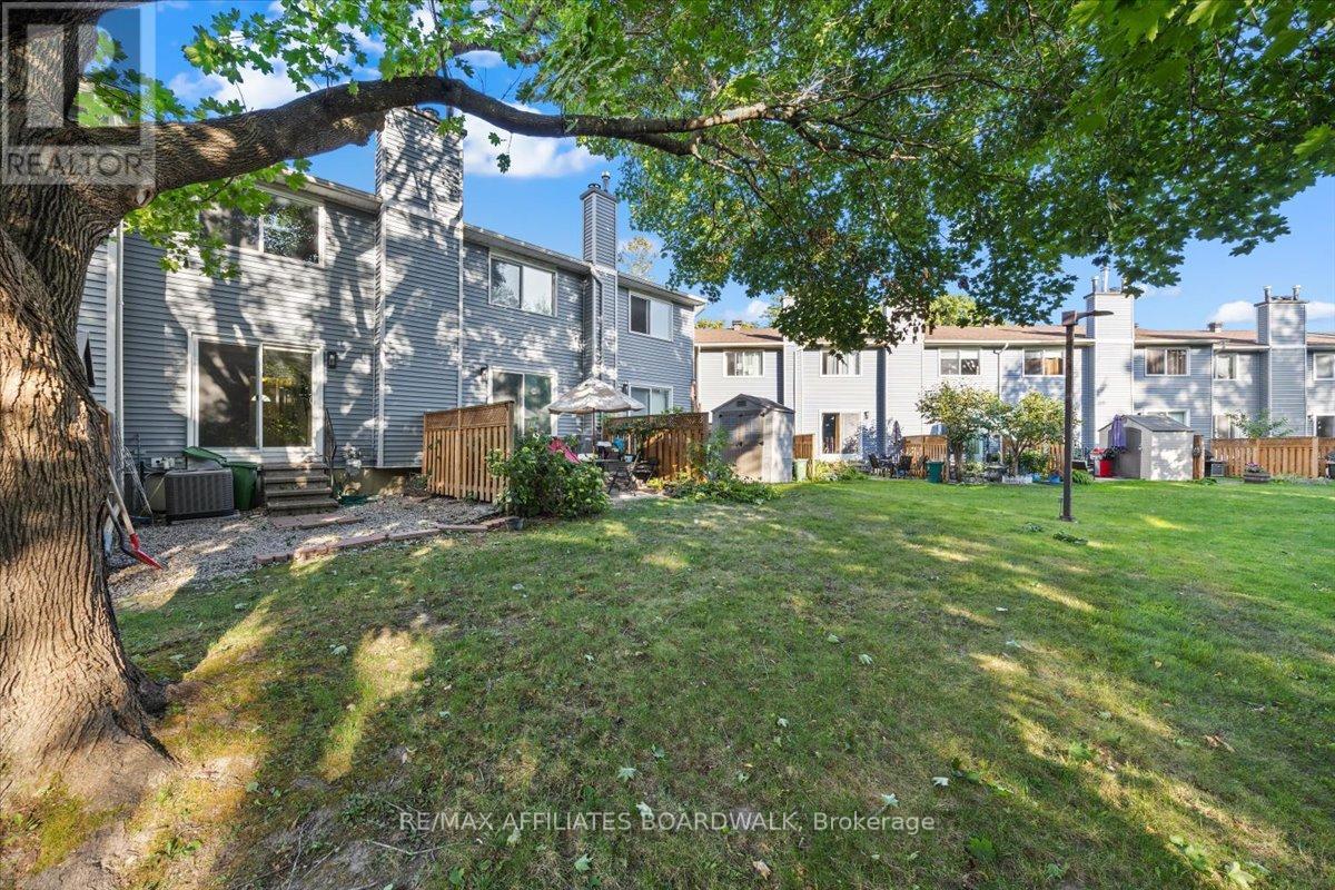 6482 Bilberry Drive W