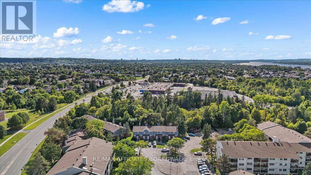 6482 Bilberry Drive W