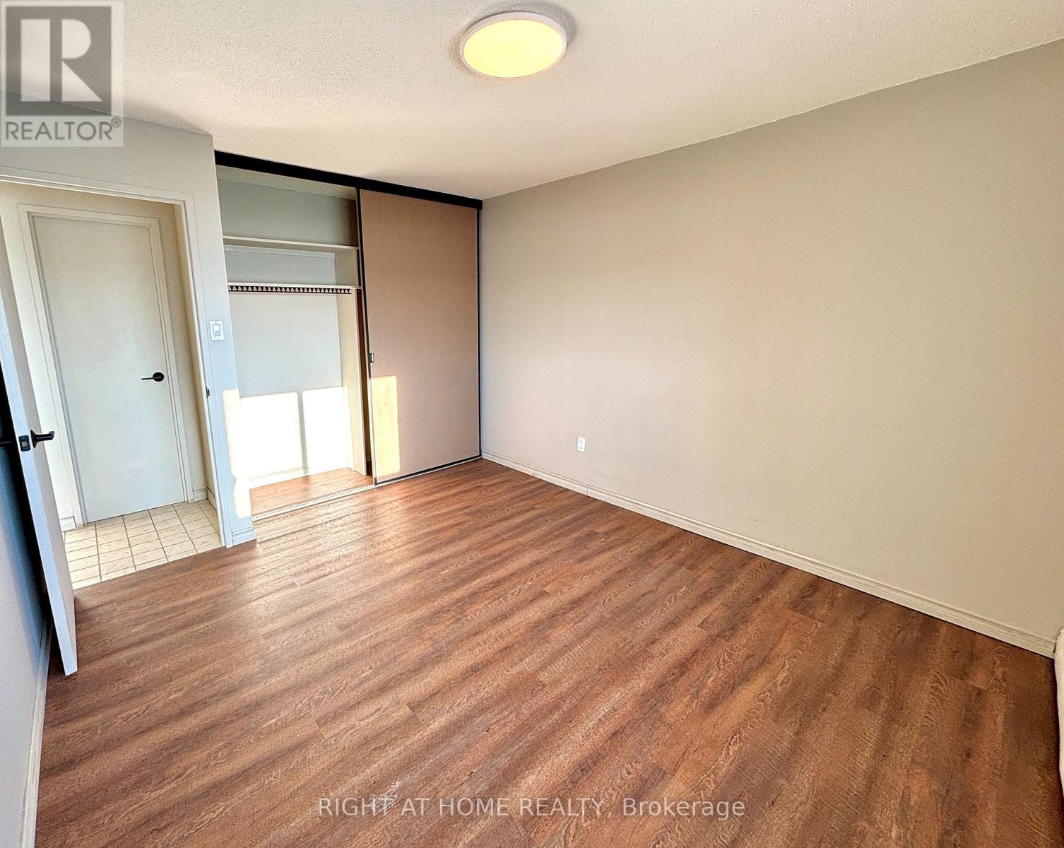 707 - 20 Chesterton Drive