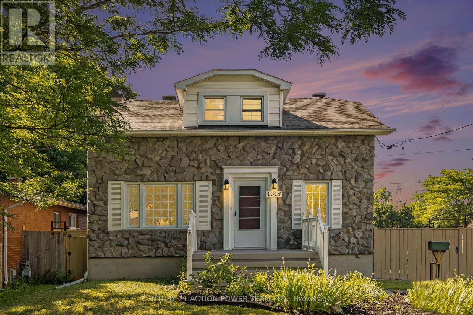 1318 Brookline Avenue