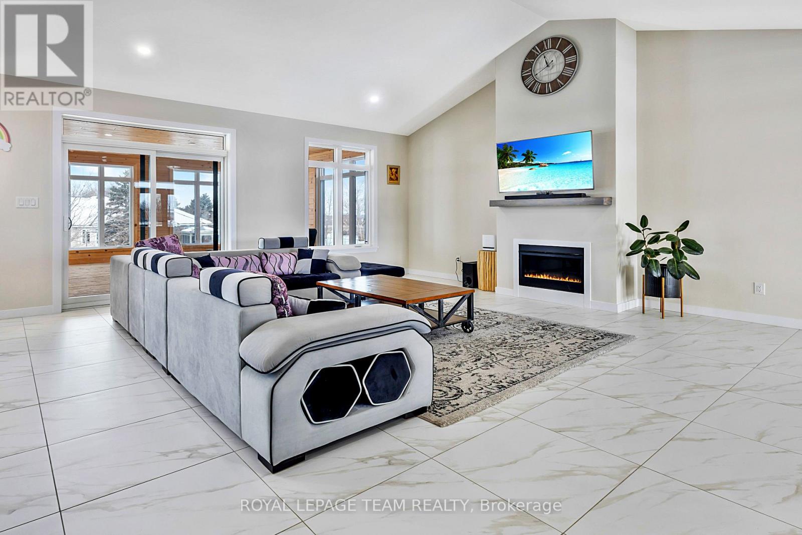 224 Trudeau Crescent