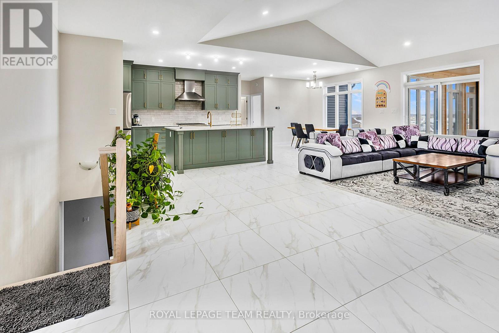 224 Trudeau Crescent