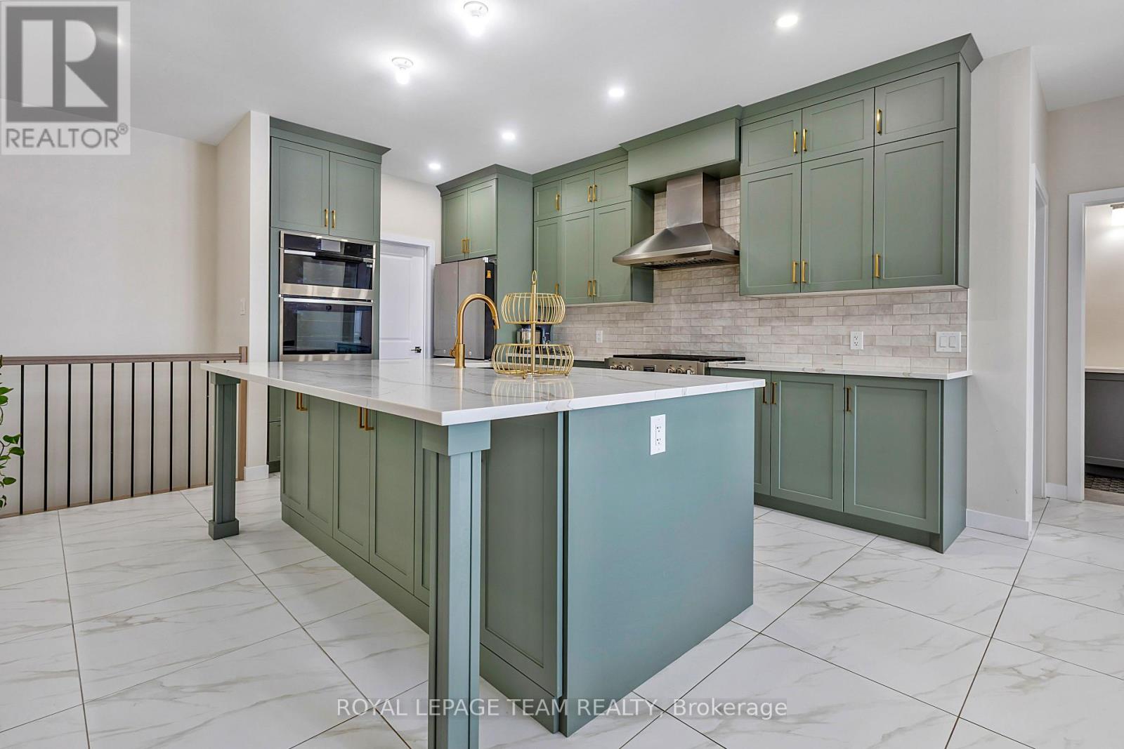 224 Trudeau Crescent