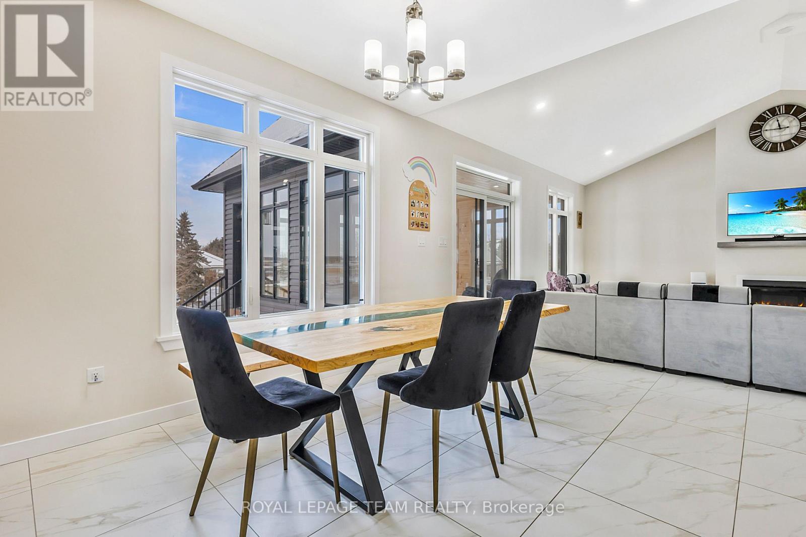 224 Trudeau Crescent