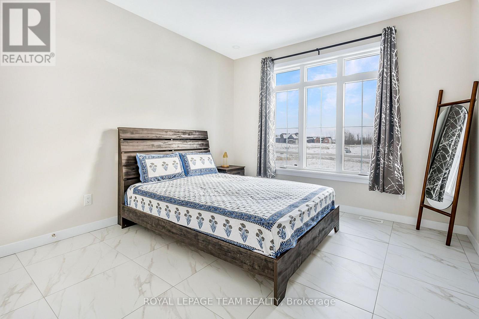 224 Trudeau Crescent