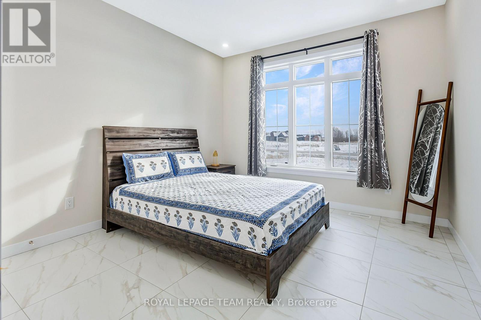 224 Trudeau Crescent