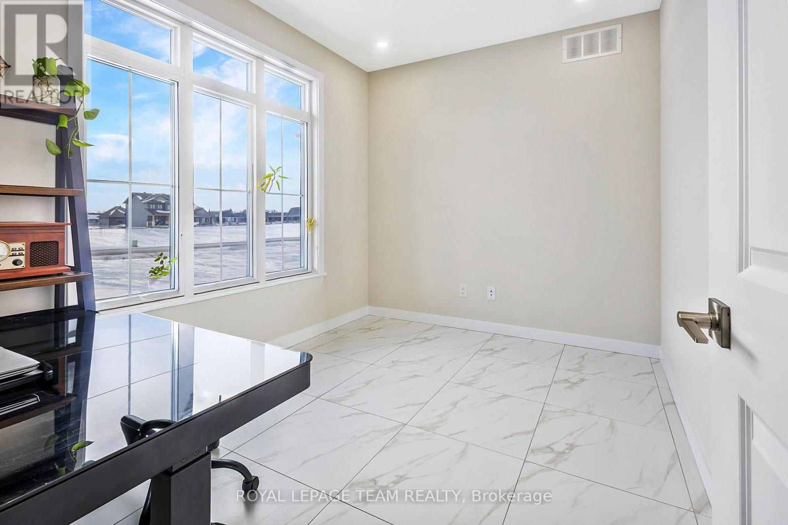 224 Trudeau Crescent