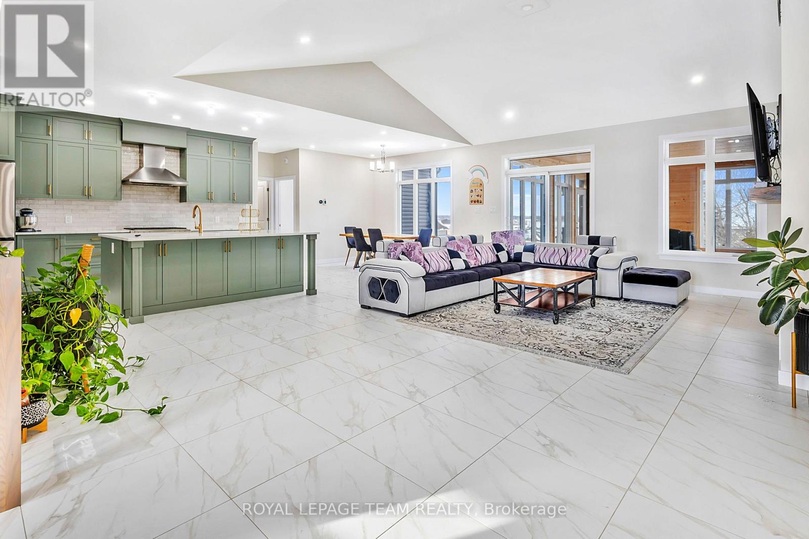 224 Trudeau Crescent