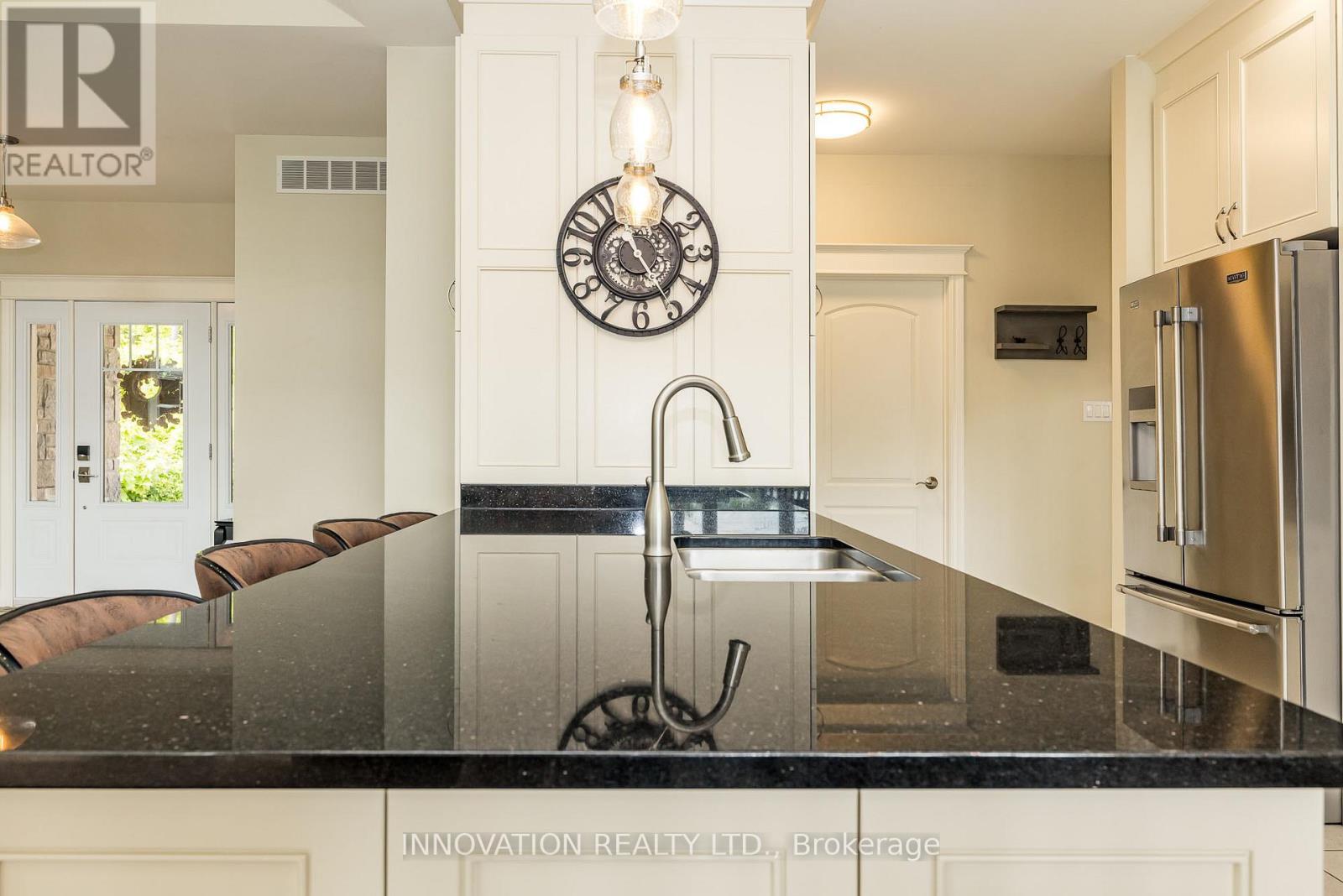 103 A Carriage Landing Drive