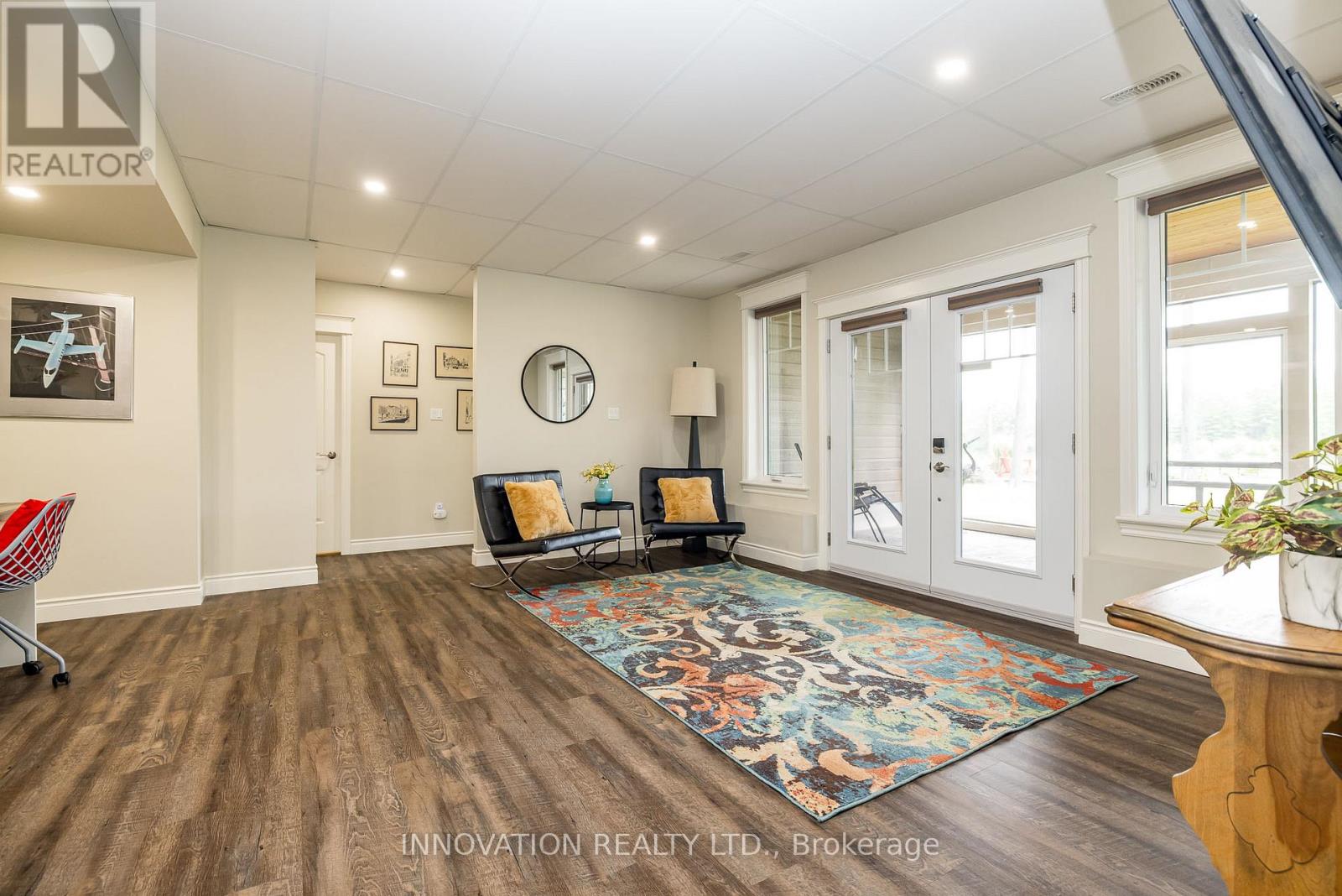 103 A Carriage Landing Drive