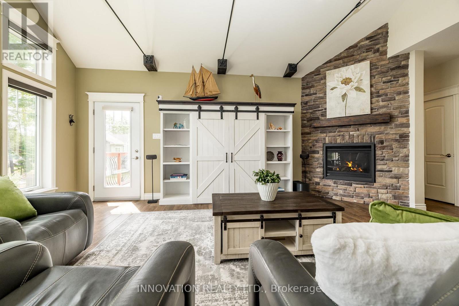 103 A Carriage Landing Drive