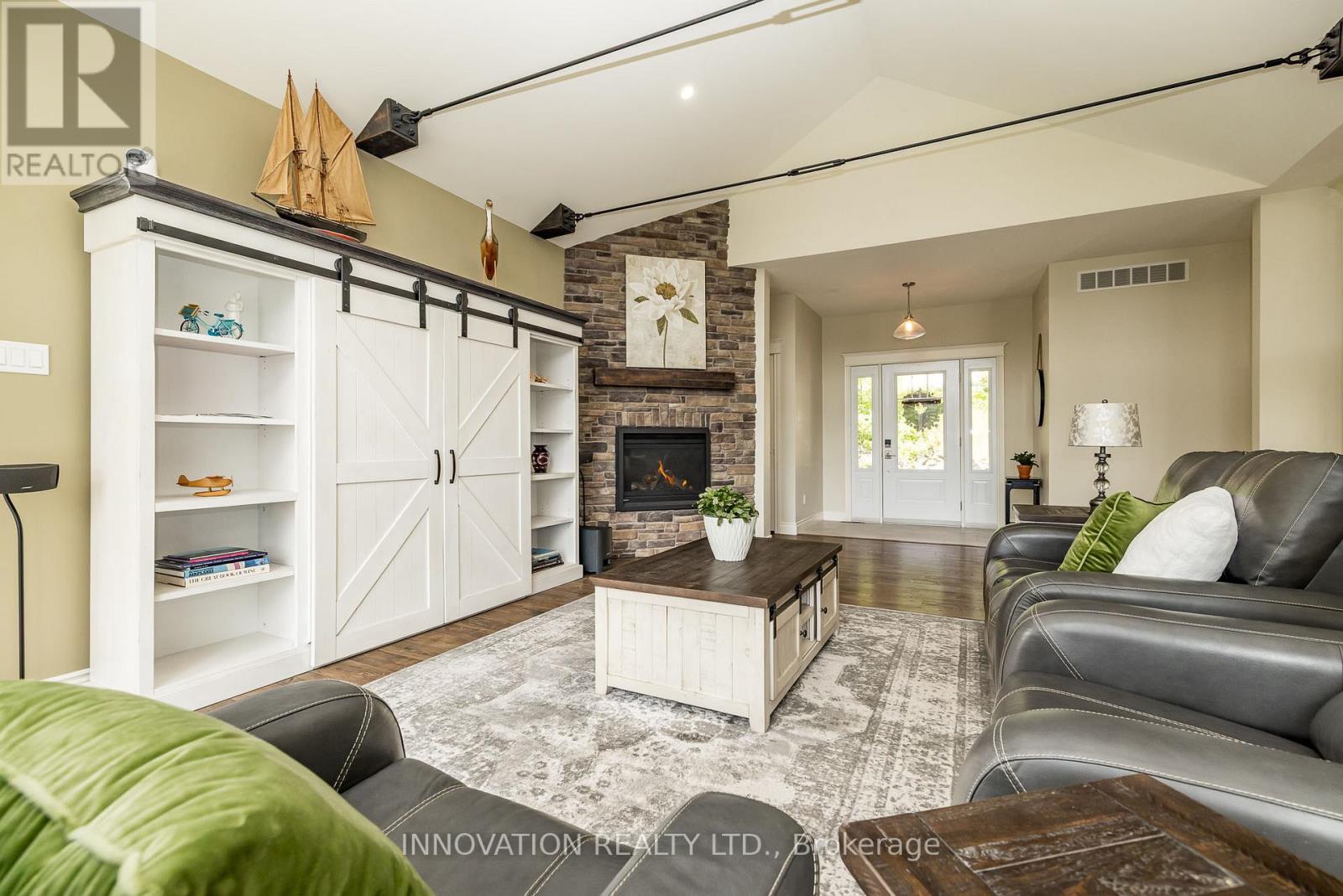 103 A Carriage Landing Drive