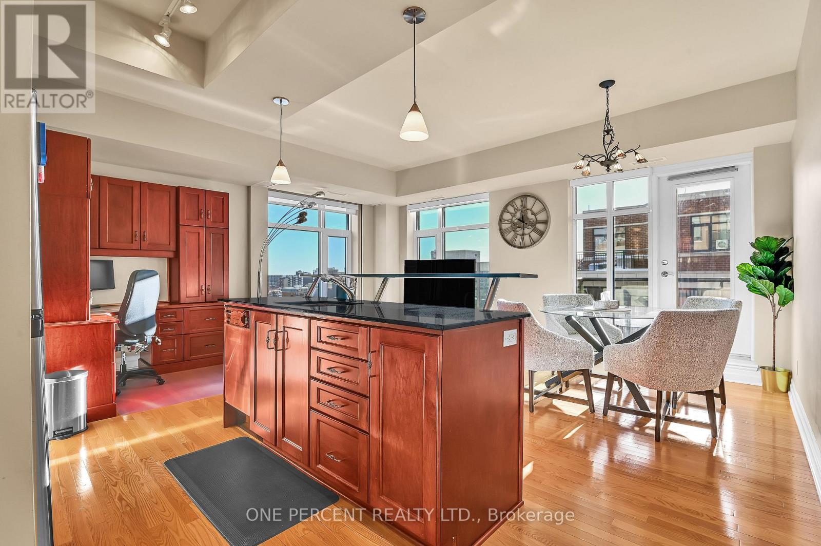 1112 - 235 Kent Street