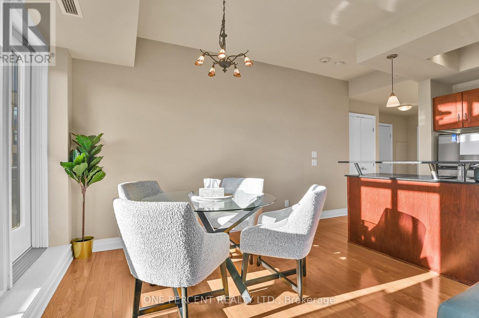 1112 - 235 Kent Street