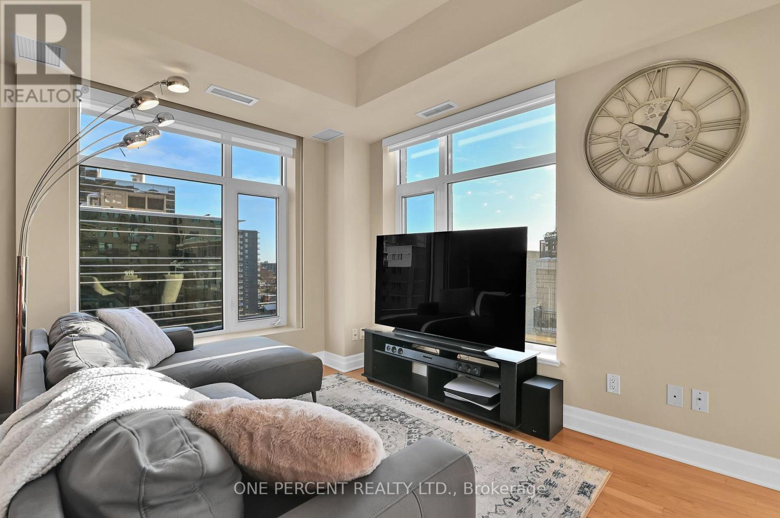 1112 - 235 Kent Street