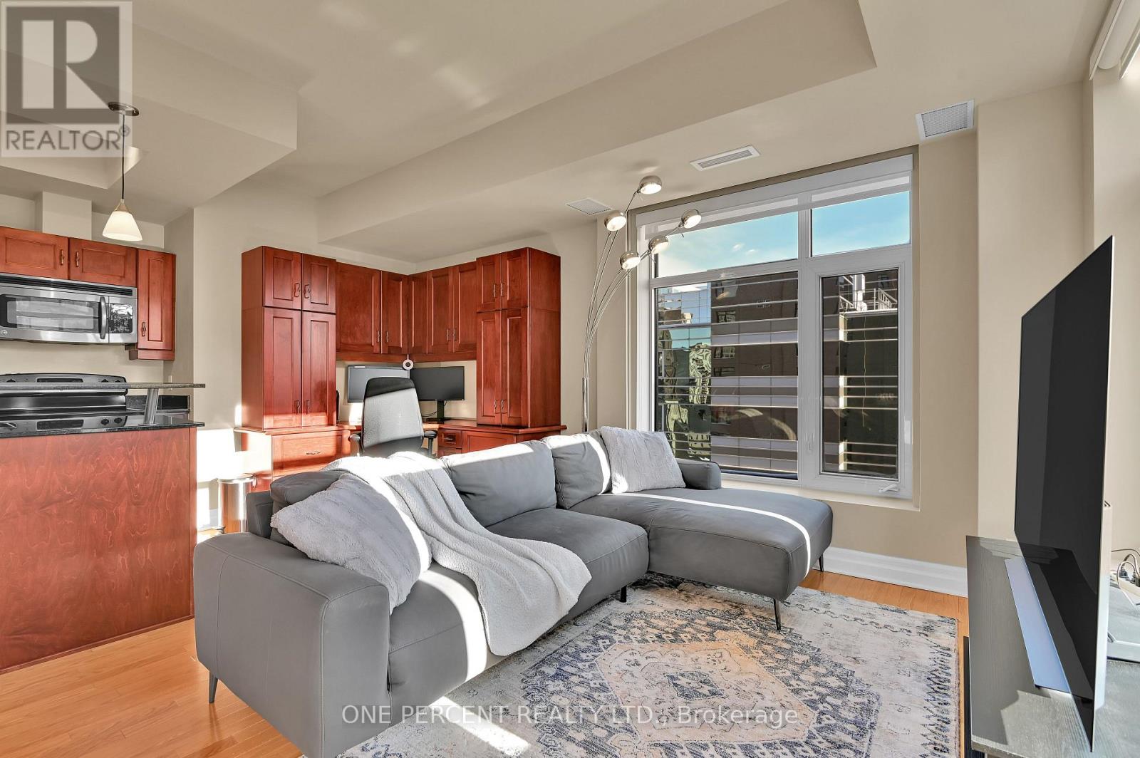 1112 - 235 Kent Street