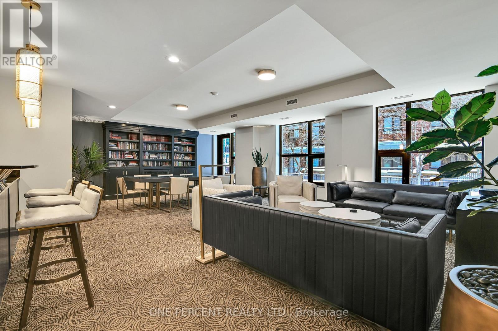 1112 - 235 Kent Street