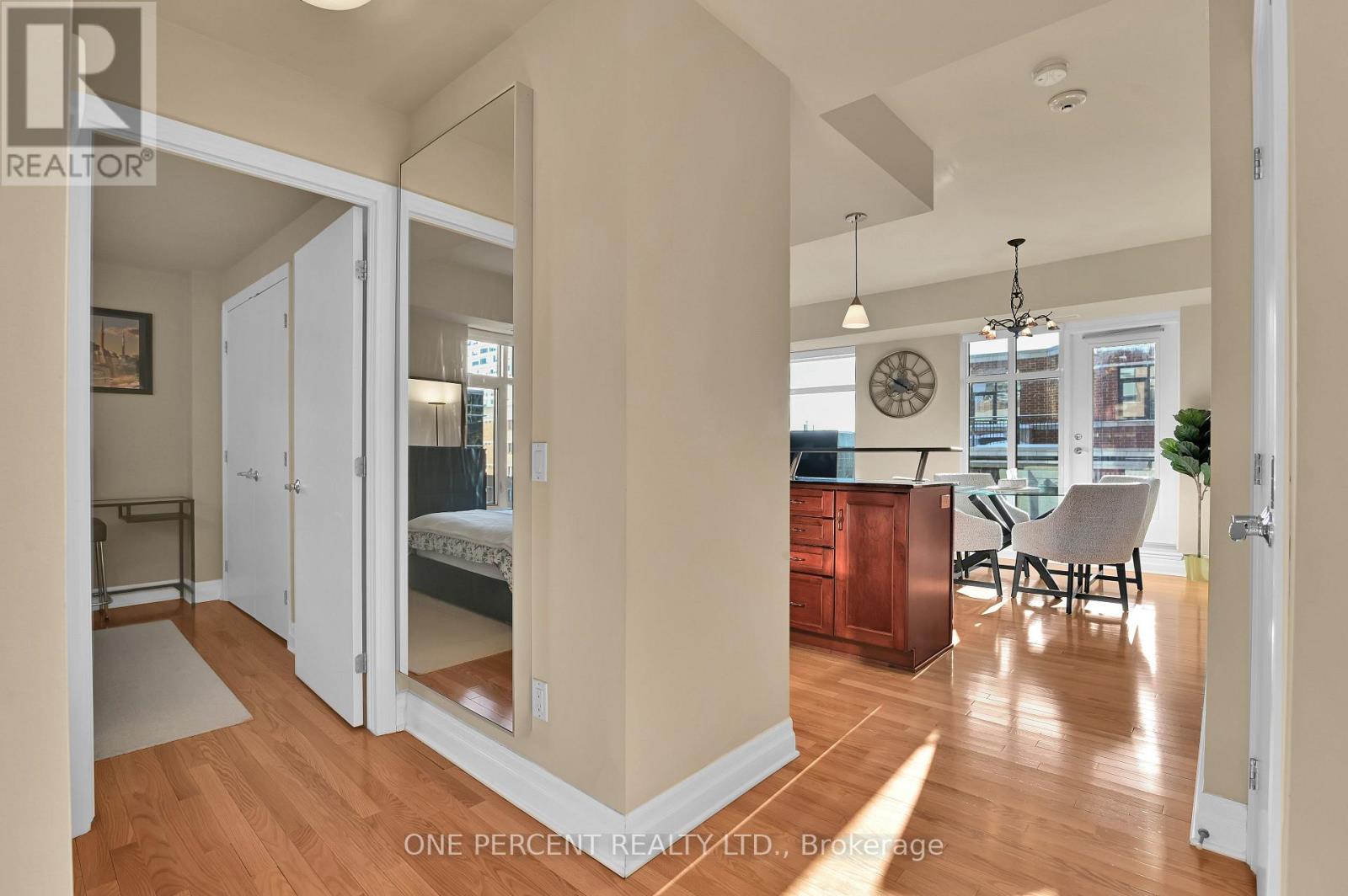 1112 - 235 Kent Street