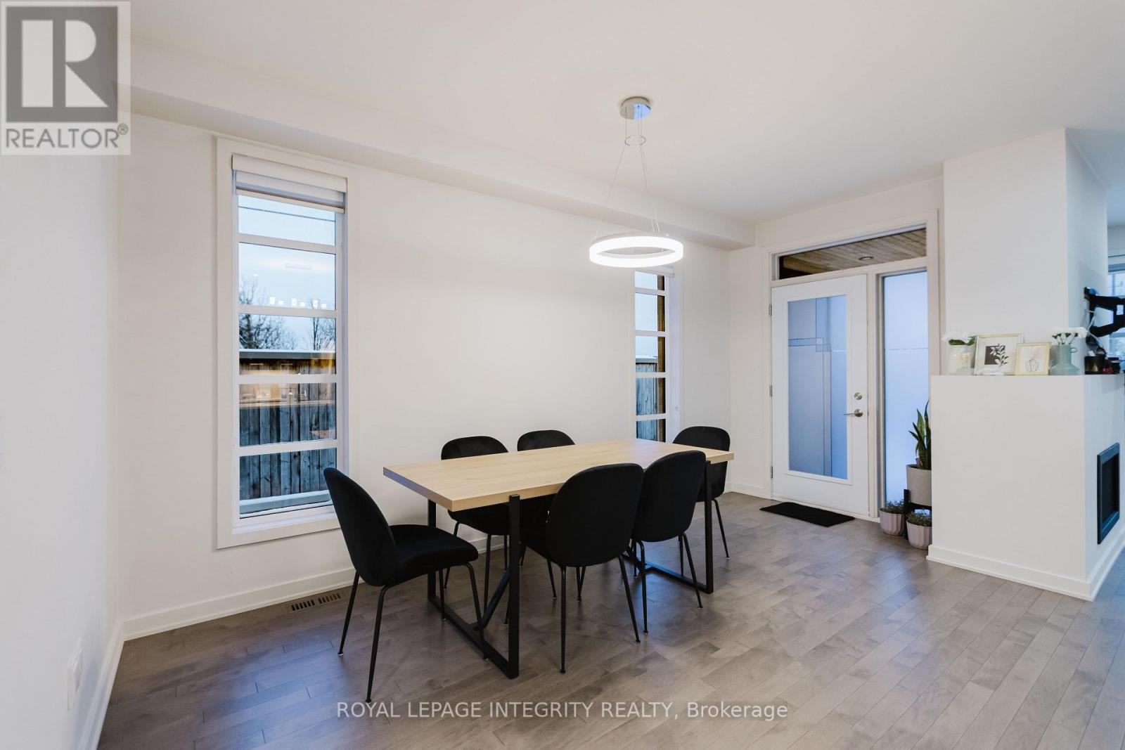 900 Chipping Circle S