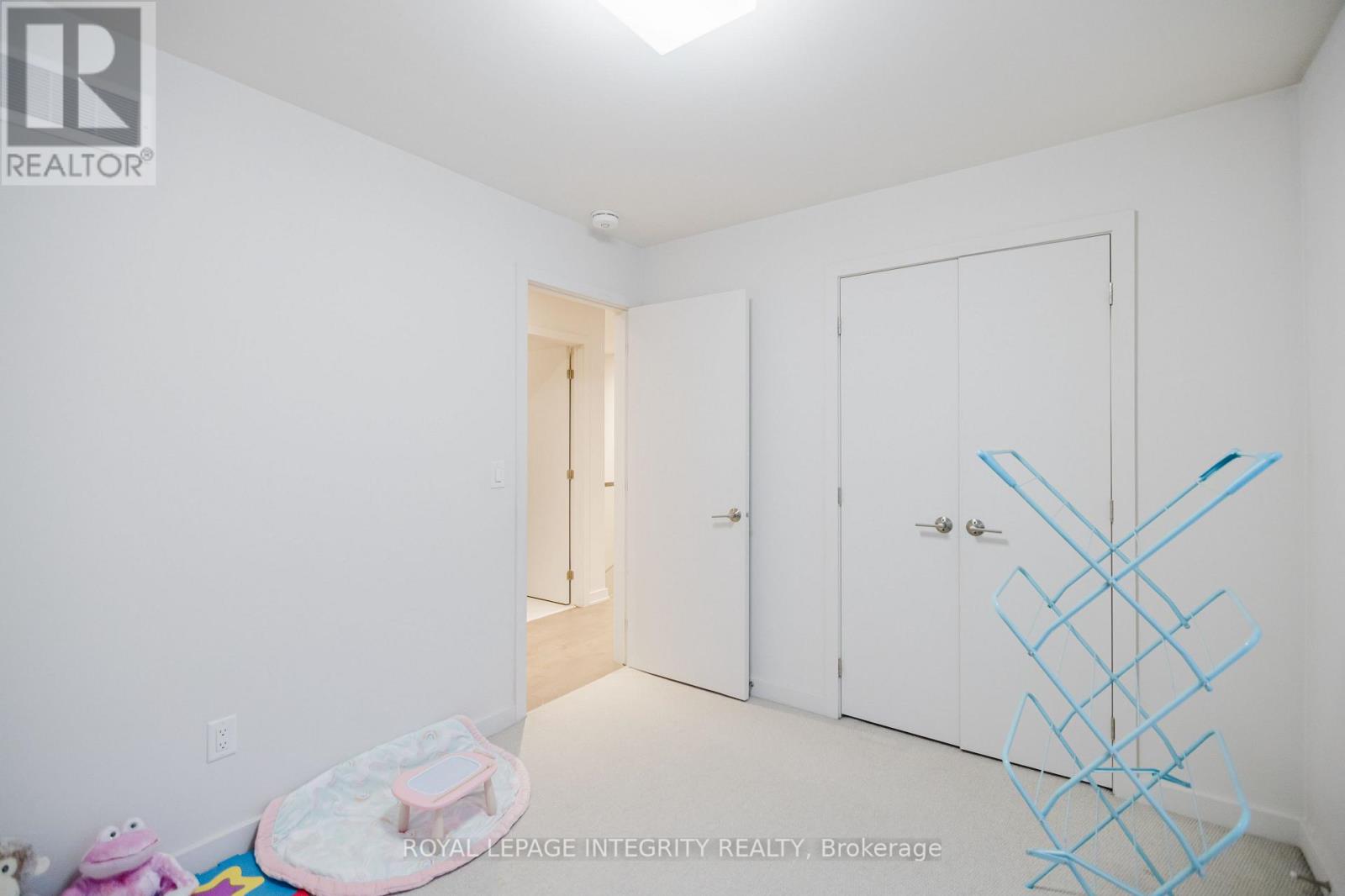 900 Chipping Circle S