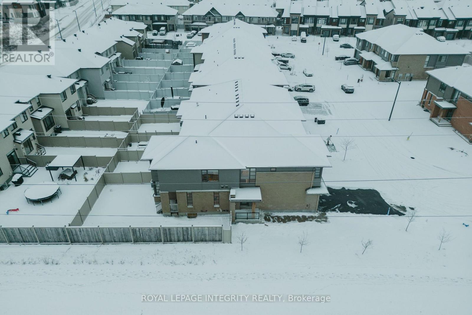 900 Chipping Circle S