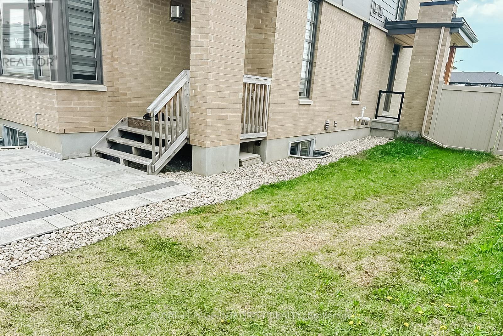 900 Chipping Circle S