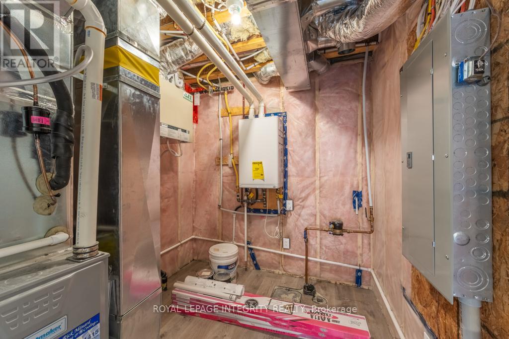 B - 875 Contour Street