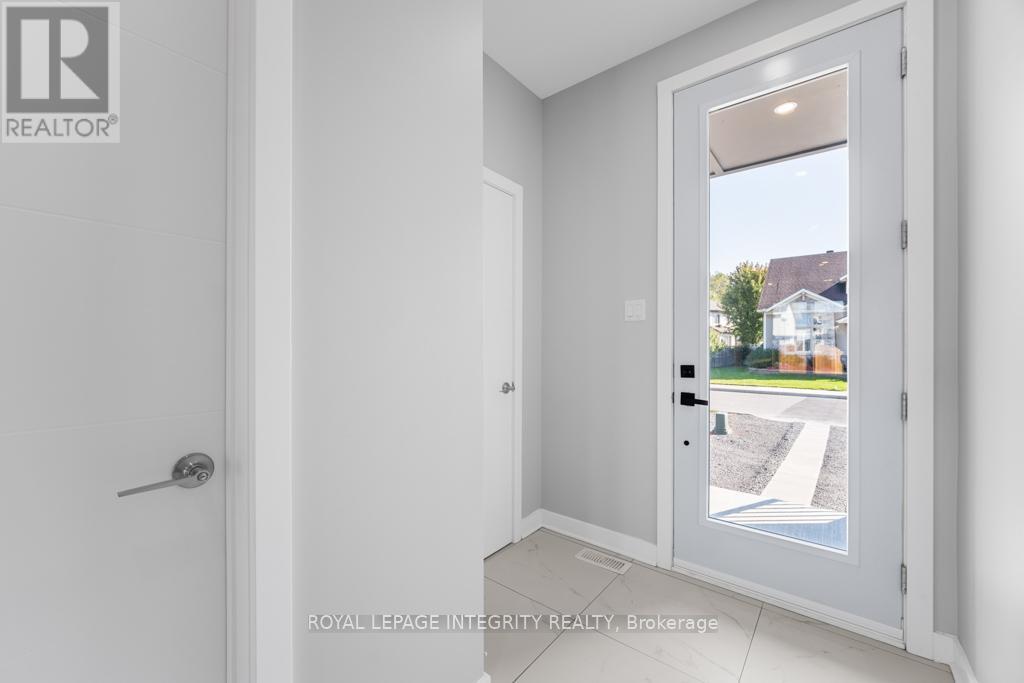 B - 875 Contour Street